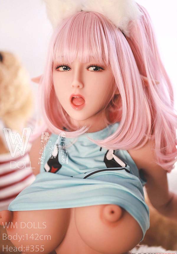 乳首が挿入可能なラブドール